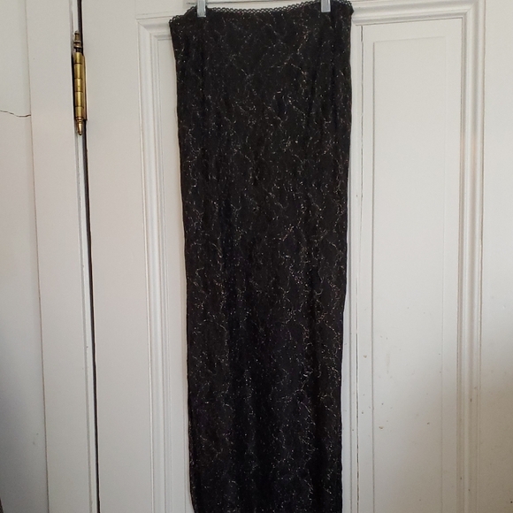 Nicole Miller Elegant Black With Golden Lace Skirt